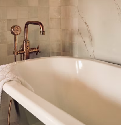 욕실 타일 때 제거 하는 효과적인 방법