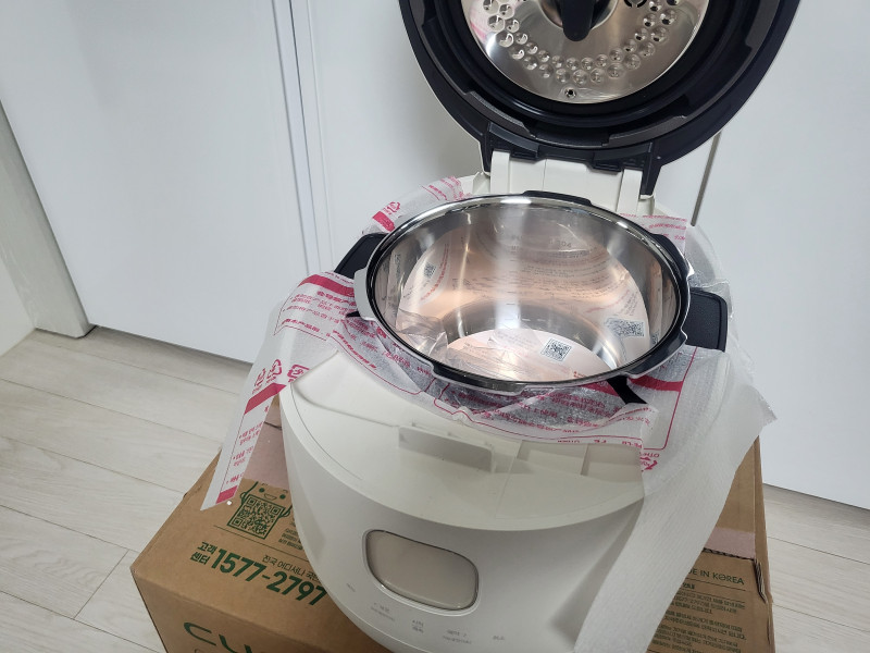 쿠첸 브레인밥솥 풀스텐 6인용 CRH-TWS0672W