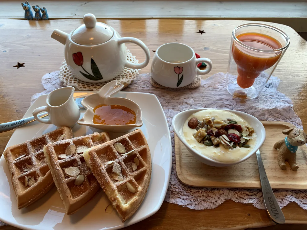 정글게스트하우스-샐러드-조식