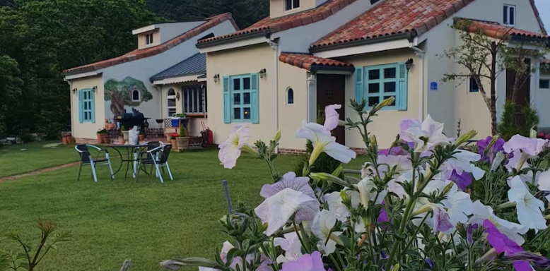 남겨서뭐하게 강릉 밥주는 민박집 - 노닐다B&amp;B 바베큐 펜션 예약&middot;가격&middot;후기