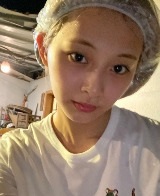쯔위 나이 프로필 실물 키 인스타 다리 복근 화보 과거 레전드 트와이스 국적 래쉬가드