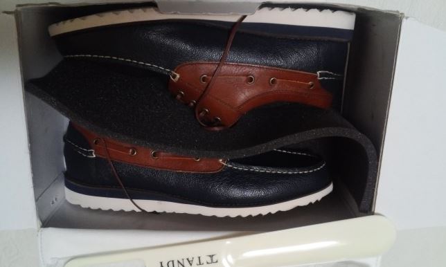 보트슈즈 박스에 담긴 사진