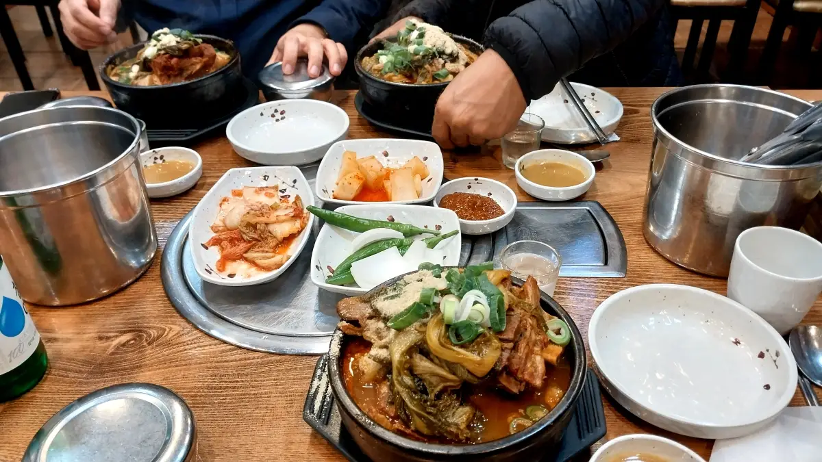 포천운천맛집-뼈다귀천국-뼈해장국-뚝배기-한그릇