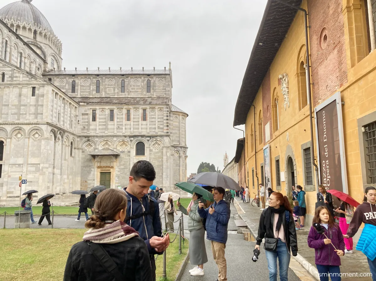 피사의사탑-화장실가는길1