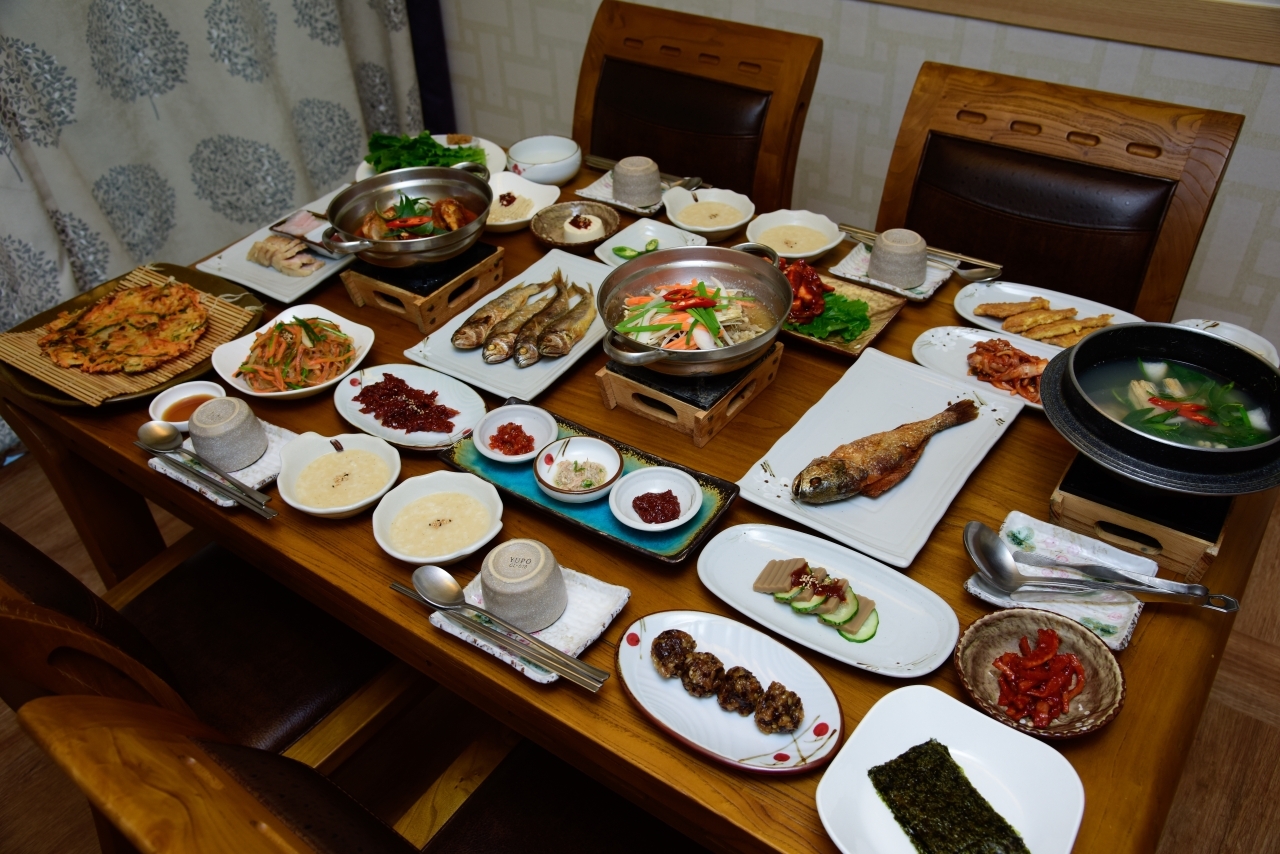 한식 회식 요리들