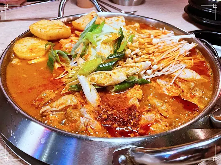 토요일은 밥이좋아 군포 산본 닭볶음탕 맛집 투움바 로제 차돌 닭도리탕 곱도리탕 닭떡볶이 게살볶음밥 현지인 추천 토밥 좋아 방송정보