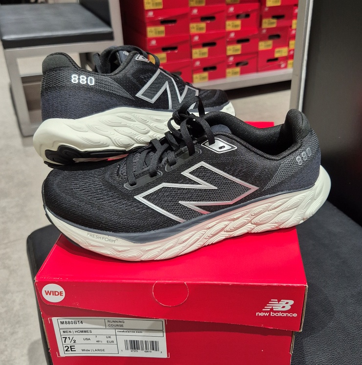 뉴발란스 880 v15