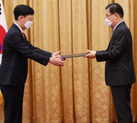 박윤주 외교부1차관 프로필