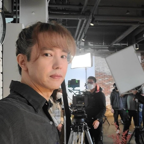 양준일