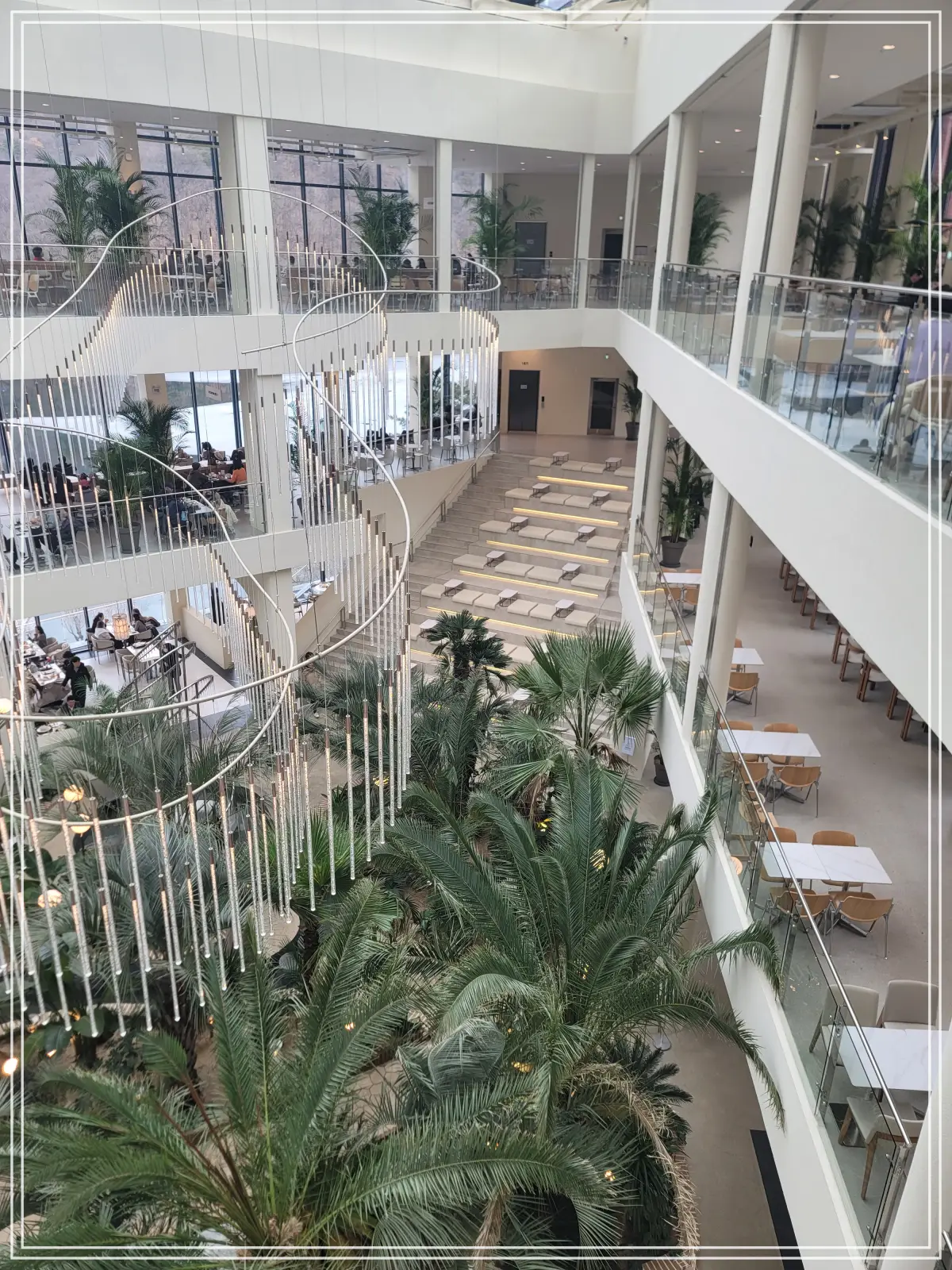 후탄-3층-정원-계단좌석