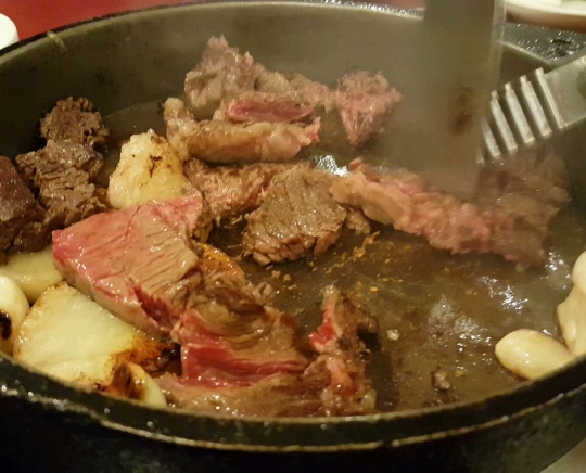 여의도 일등급 한우 '창고43' 본점