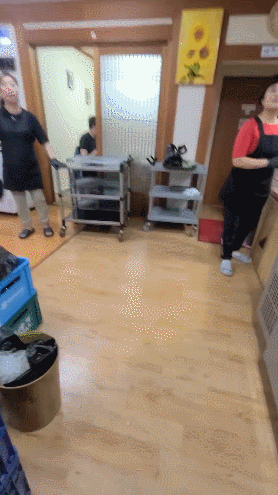 바다횟집 내부
