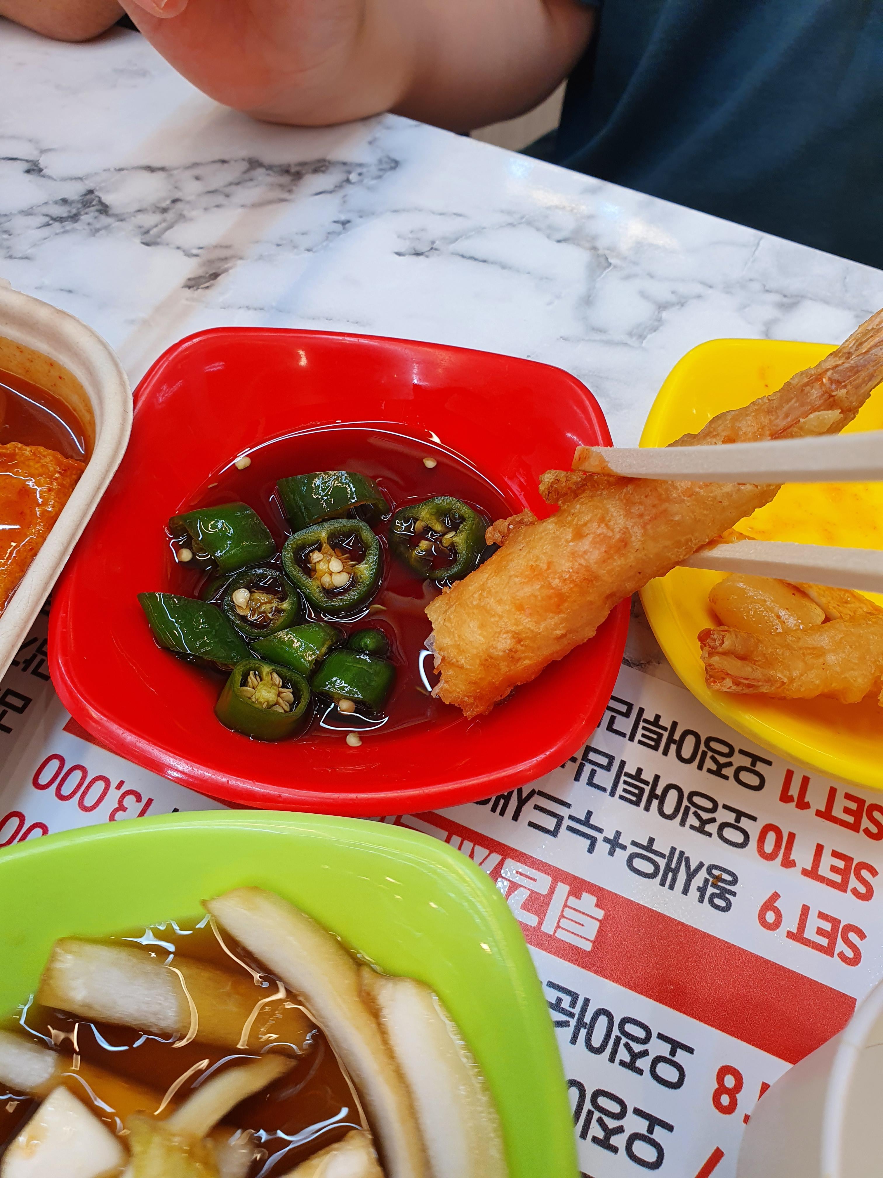 현태네튀김 왕새우튀김 소스에 살짝! 찍어 먹자!