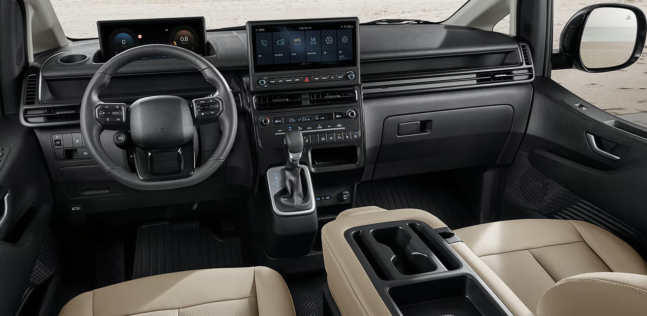 스타리아 일렉트릭 실내 공간감이 돋보이는 사진