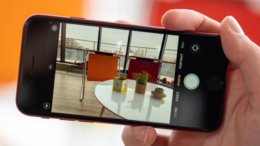 아이폰 SE3 다자인