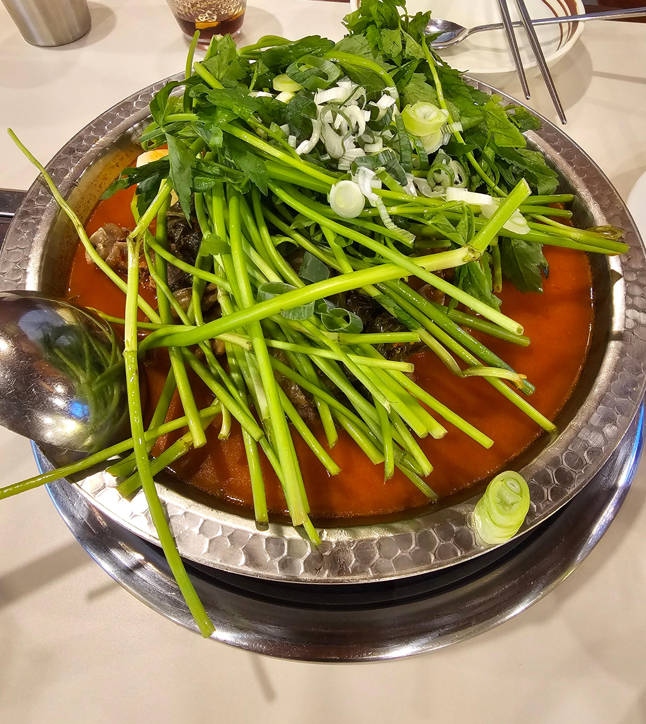 얼큰미나리감자탕(소) 1