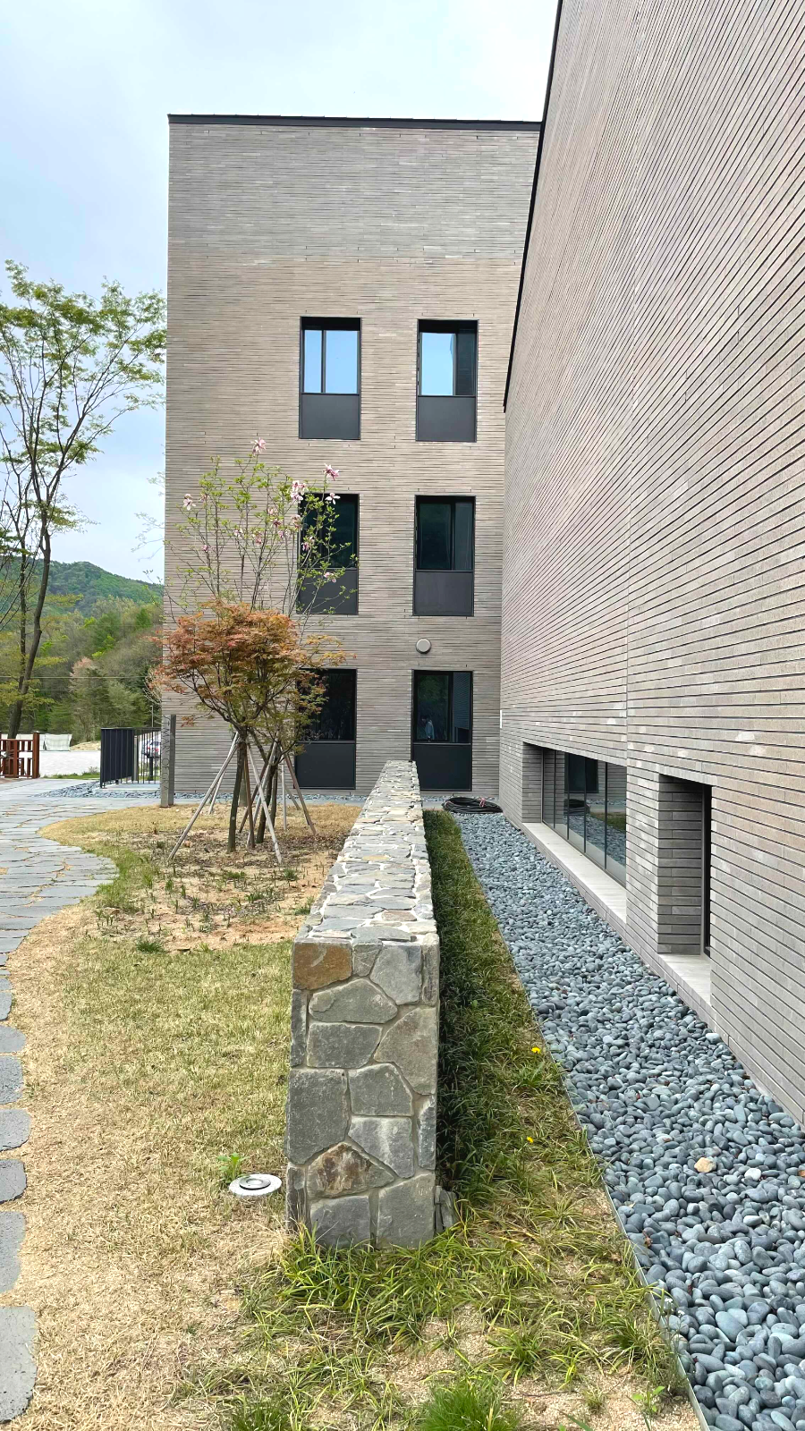 베론성지 성당학교 외관