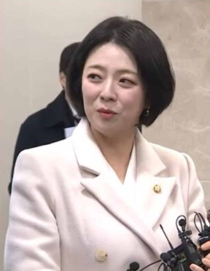 배현진
