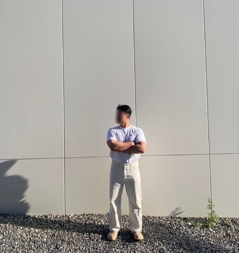 데일리룩(오뭘입) 폴로 베이직 반팔 티셔츠, 무탠다드 무신사스탠다드 와이드 데님 팬츠 크림, 크록스 클래식 올터레인 베이지, 데일리룩, 남자데일리코디, 남자데일리패션, ootd