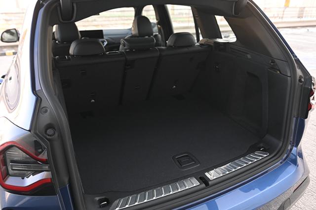 BMW iX3 M 스포츠 패키지