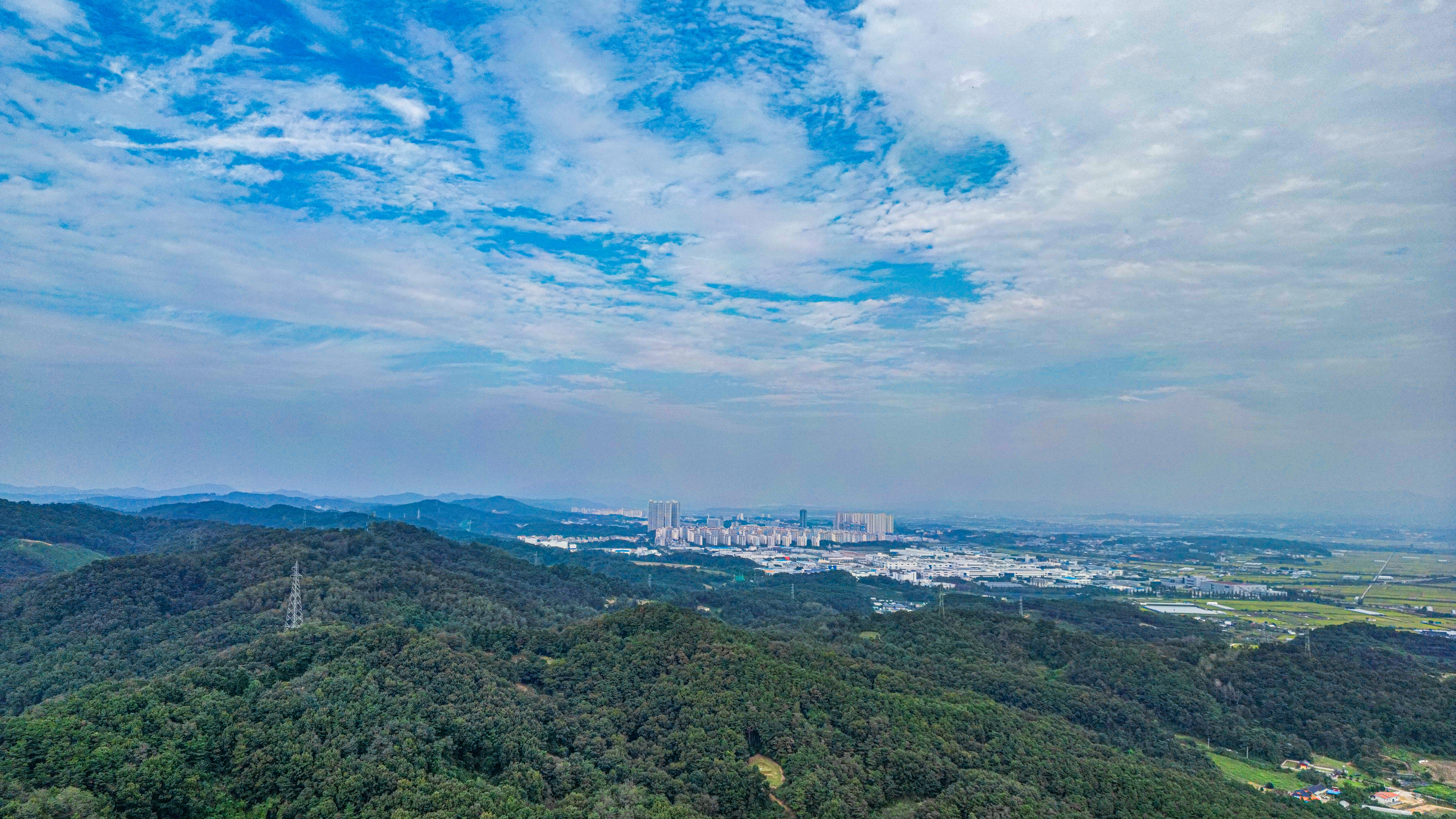추석 드론의 사진