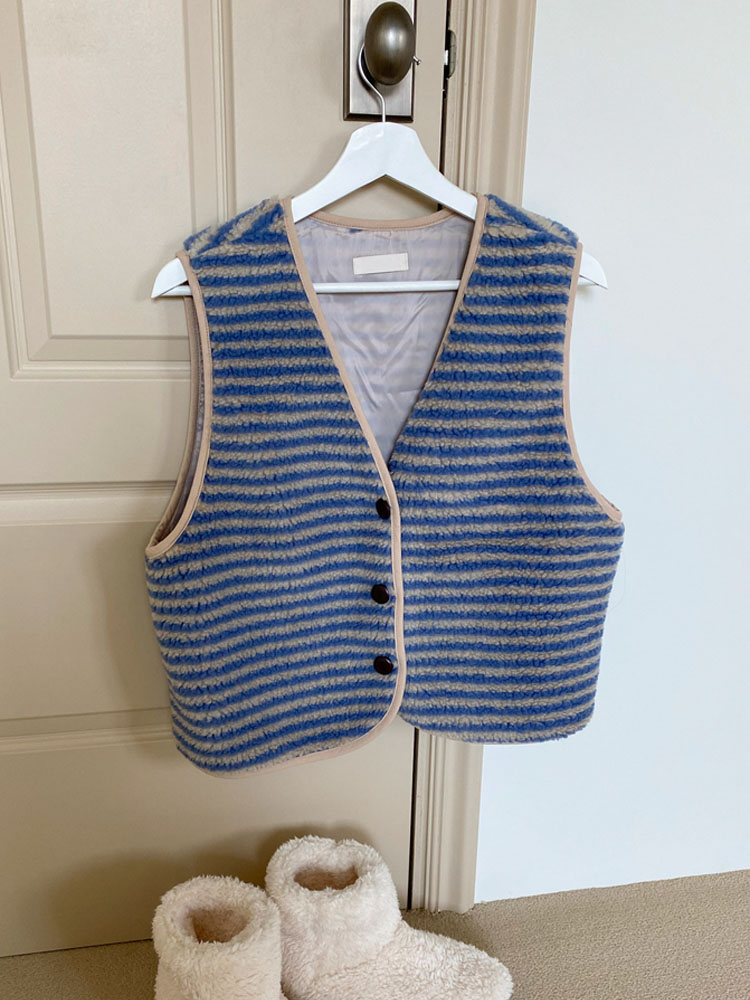 리솜 국산 따뜻한 스트라이프 브이넥 뽀글이 단추 양털 조끼