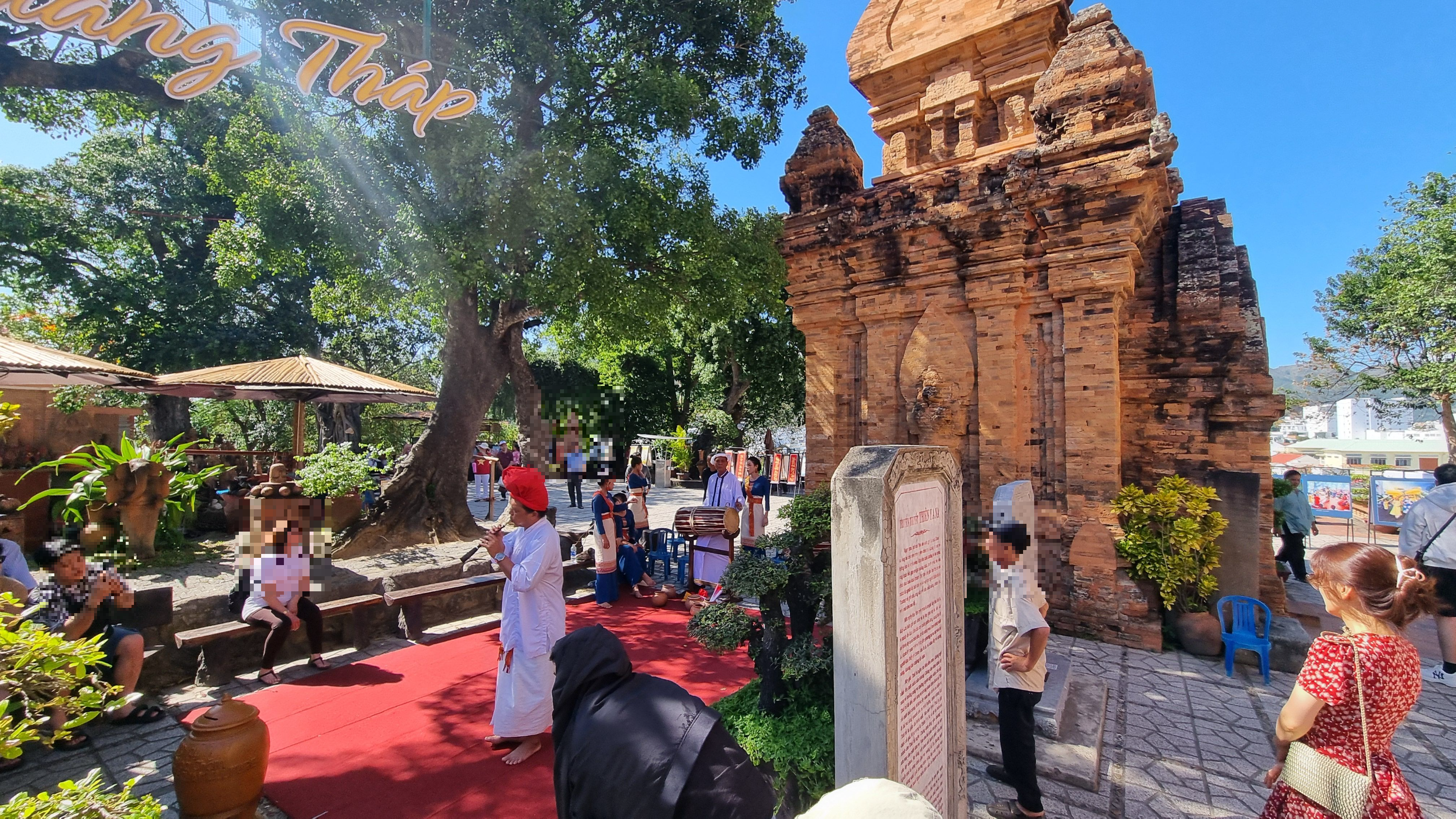포나가르사원 공연