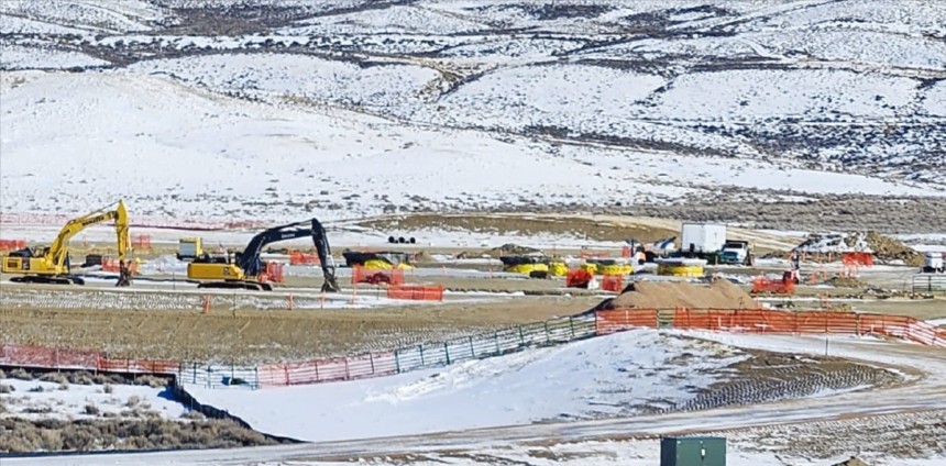 탄광마을 캐머러, 테라파워 SMR 개발로 들썩 > 미국 와이오밍주 캐머러시 테라파워의 소형모듈원전(SMR) 건설 현장. 캐머러시 중심가에서 차로 5분 정도 떨어져 있다. 2030년부터 이곳에서 SMR이 실제 가동될 예정이다.