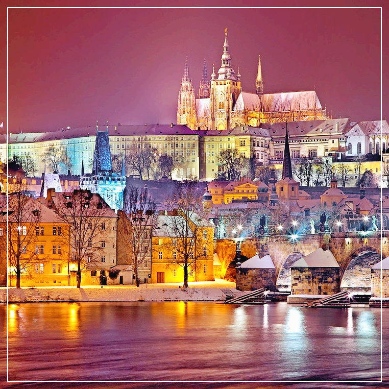프라하의 빛나는 겨울 야경