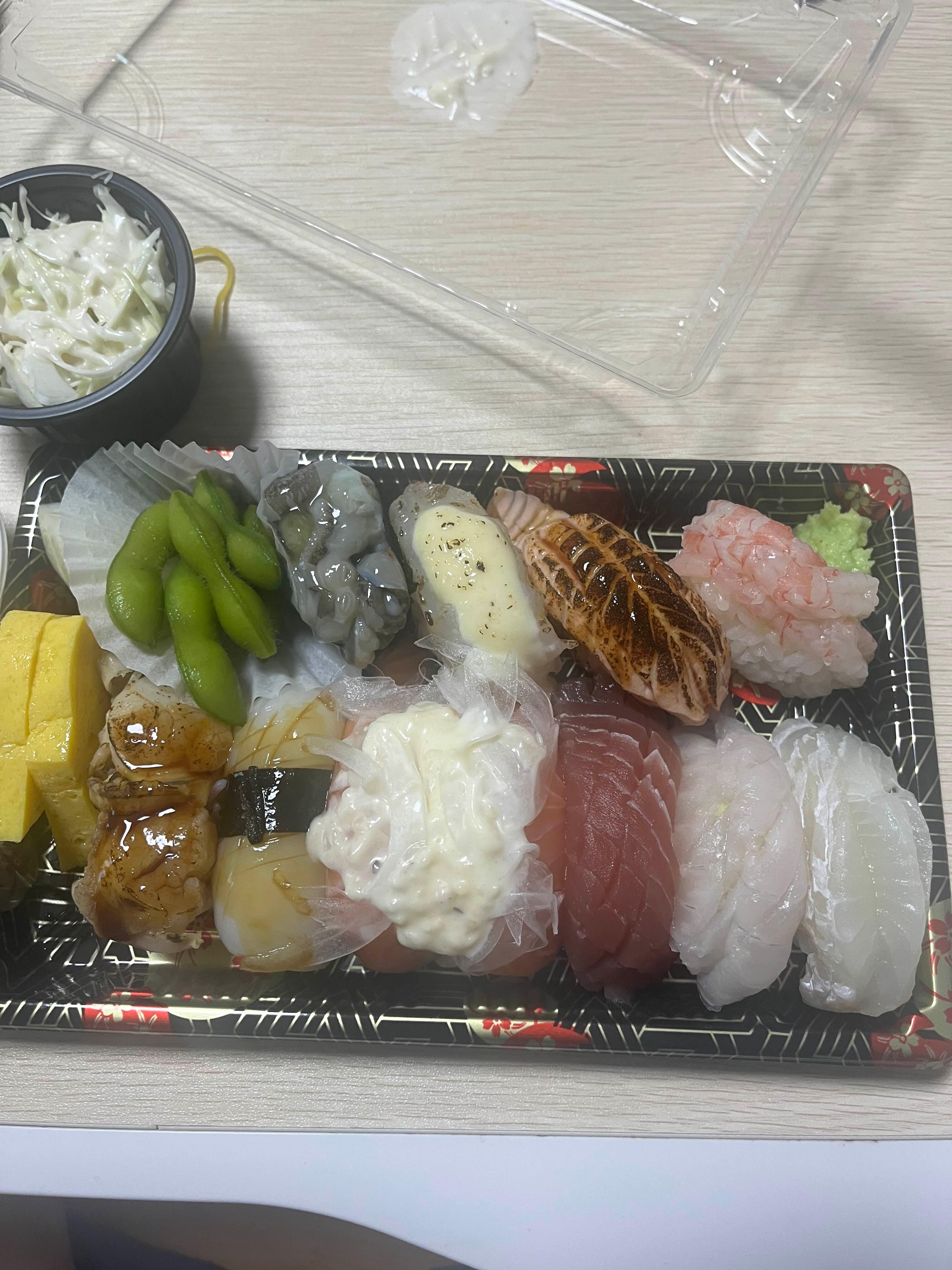 초밥-개봉-사진