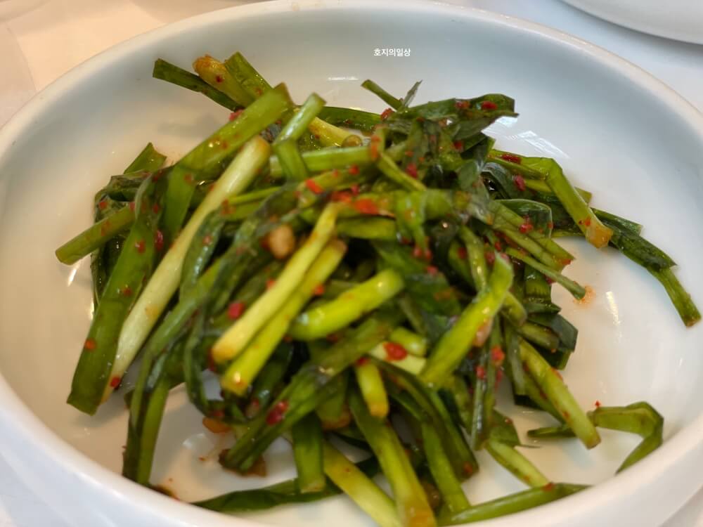 분당 안동국시 맛집 소호정 서현점 - 기본찬 부추무침