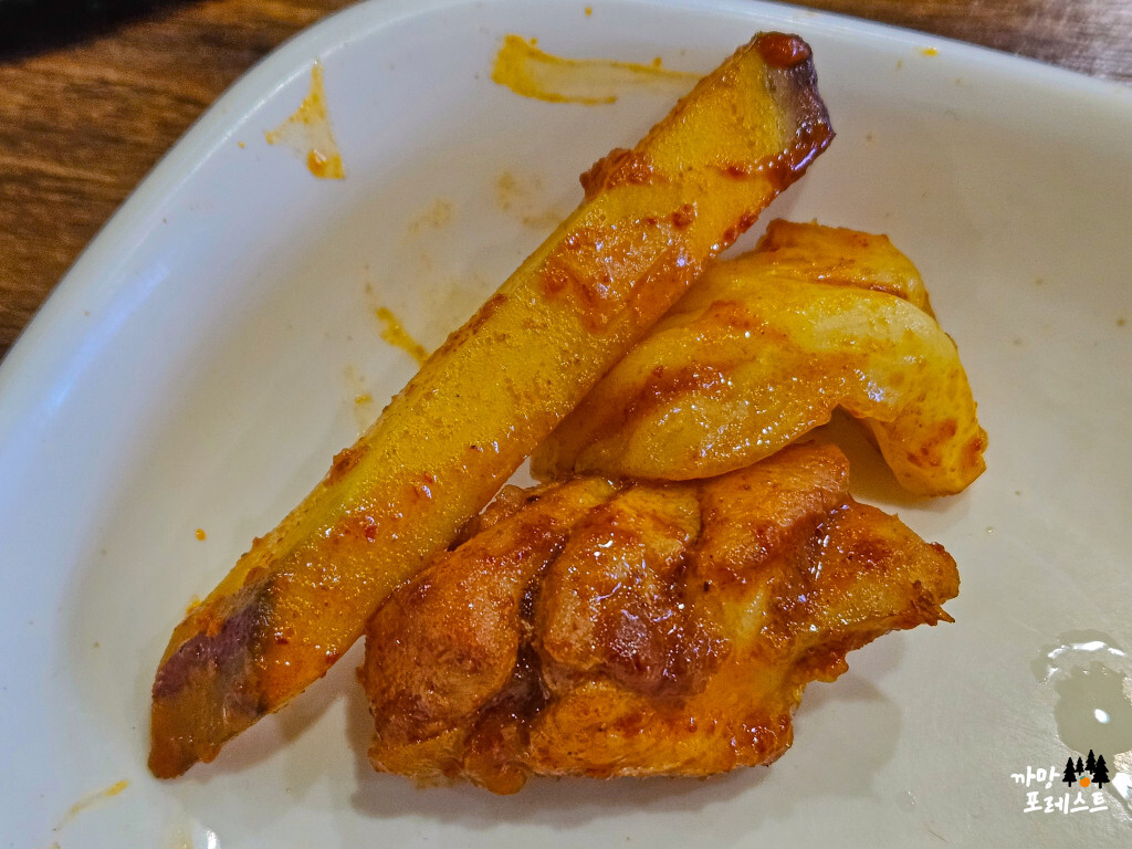 춘천 산속에 닭갈비 감자 야채