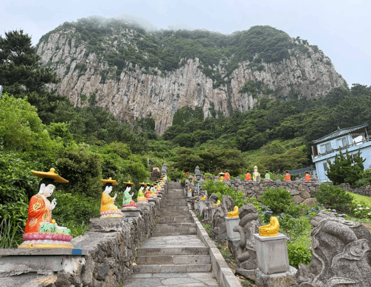 산방굴사