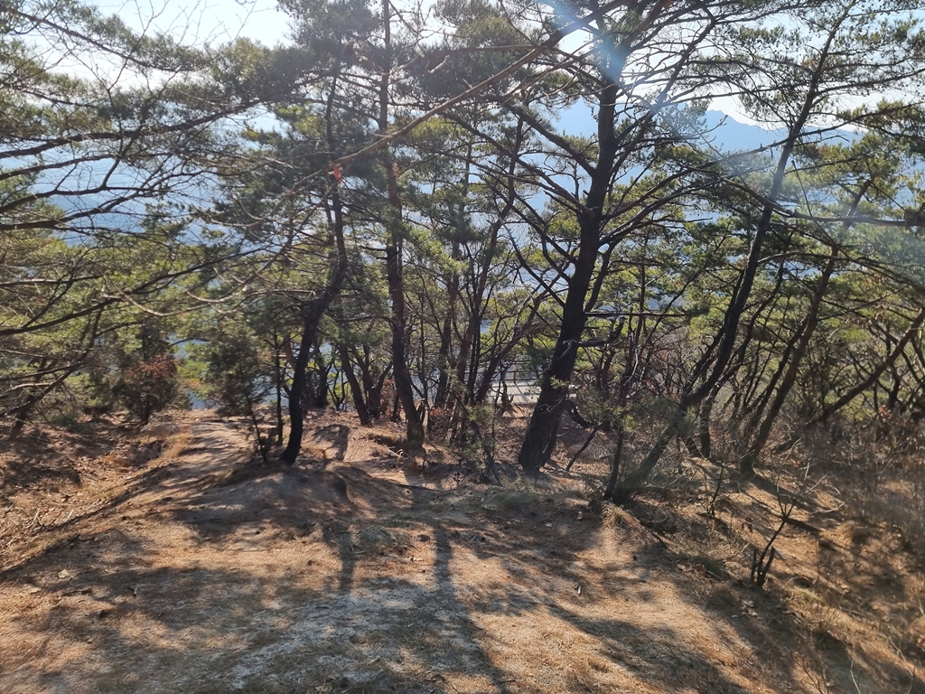 도정봉 아래 전망데크