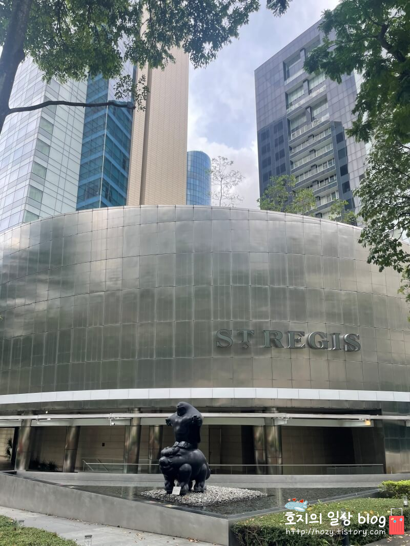 싱가포르 세이트레지스 입구