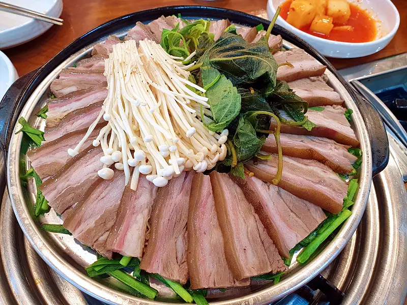 바른흑염소가든 진한 국물 속에서 탄생한 보양식 고단백 건강식 흑염소 전골, 수육, 무침 화성 봉담 맛집 추천