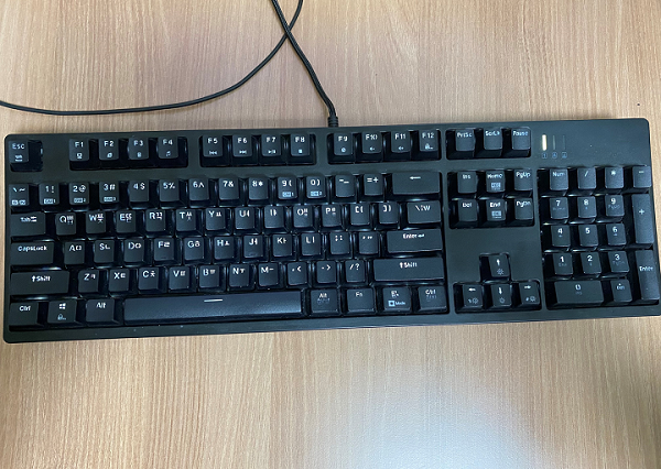 검은색-키보드-외관