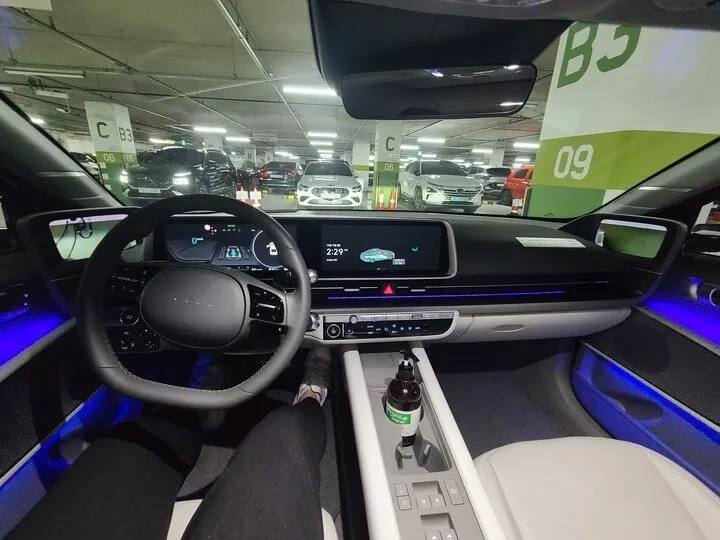 아이오닉6 실내