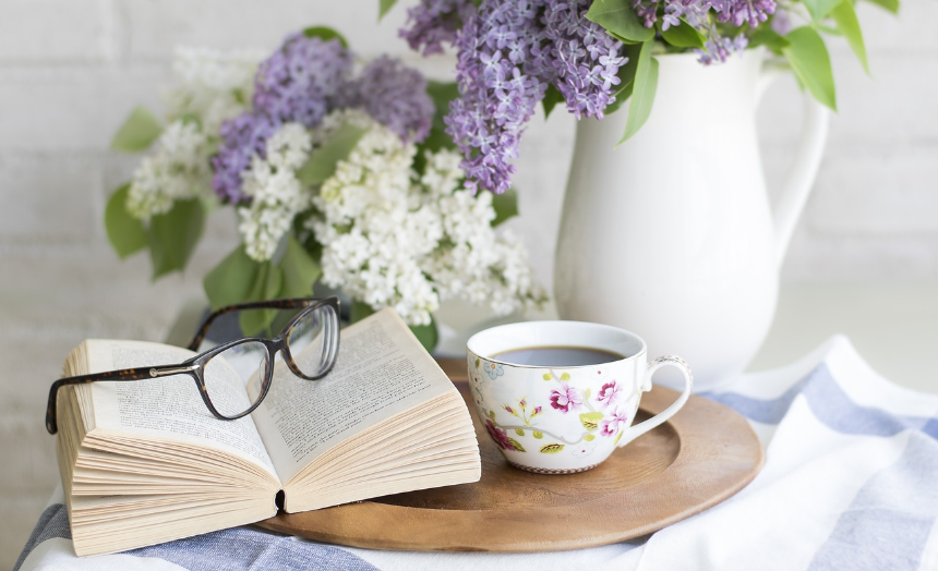 최소 1년에 24권의 책을 읽어라.