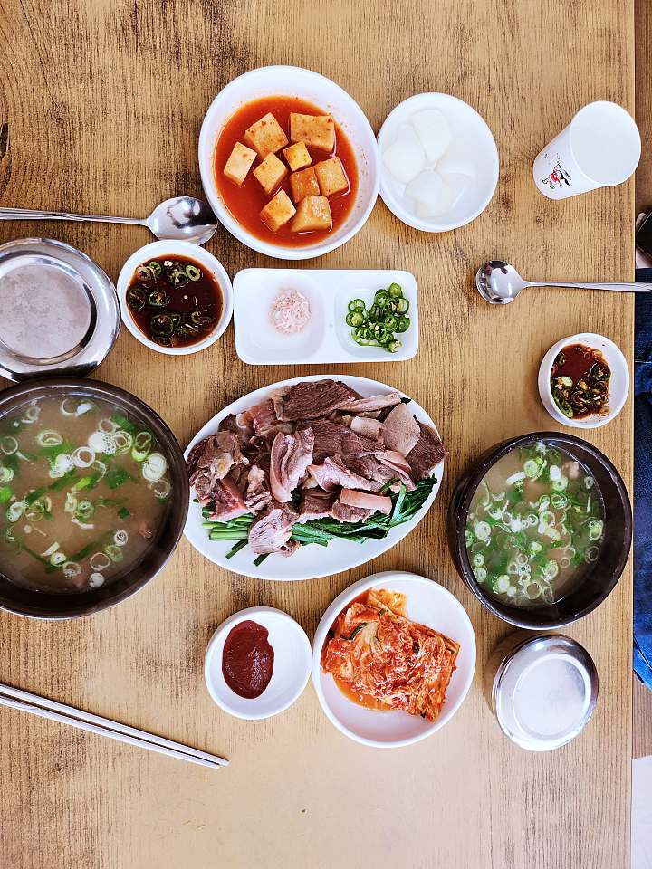 토요일은 밥이좋아 예산 백종원 예산시장 부근 소머리 국수 맛집 소머리국밥 장터 국밥 수육 예산10미 현지인 추천 토밥 좋아 방송정보
