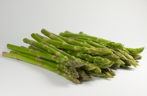 익혀 먹으면 더 좋은 채소 아스파라거스