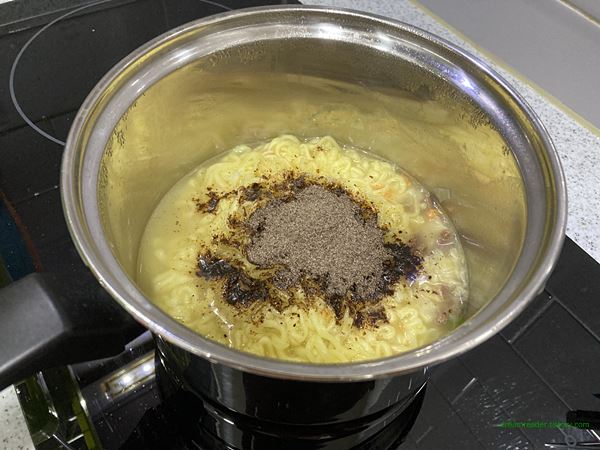 2022년 5월 팔도 일품 삼선짜장 라면