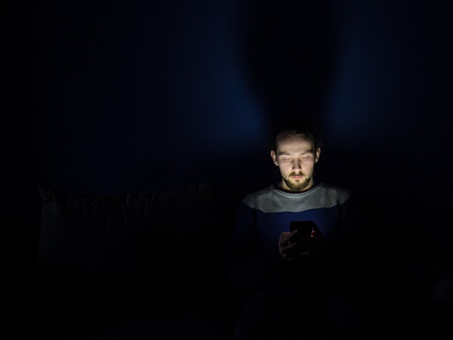night smartphone addiction