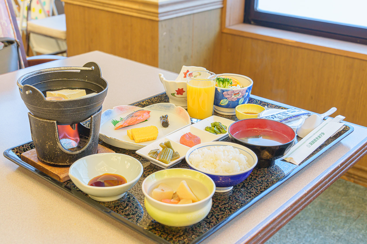 Toya Kanko Hotel: A Winter Lake View and Japanese Meals — original photograph 36