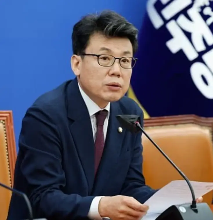진성준