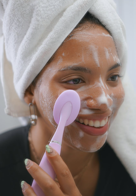 각질제거는 매끄러운 피부를 갖게하고 화장품의 흡수력을 높여준다.