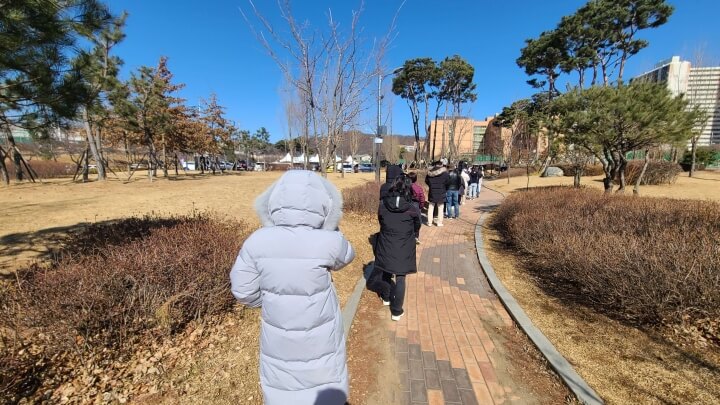 열우물경기장-임시선발검사소-줄