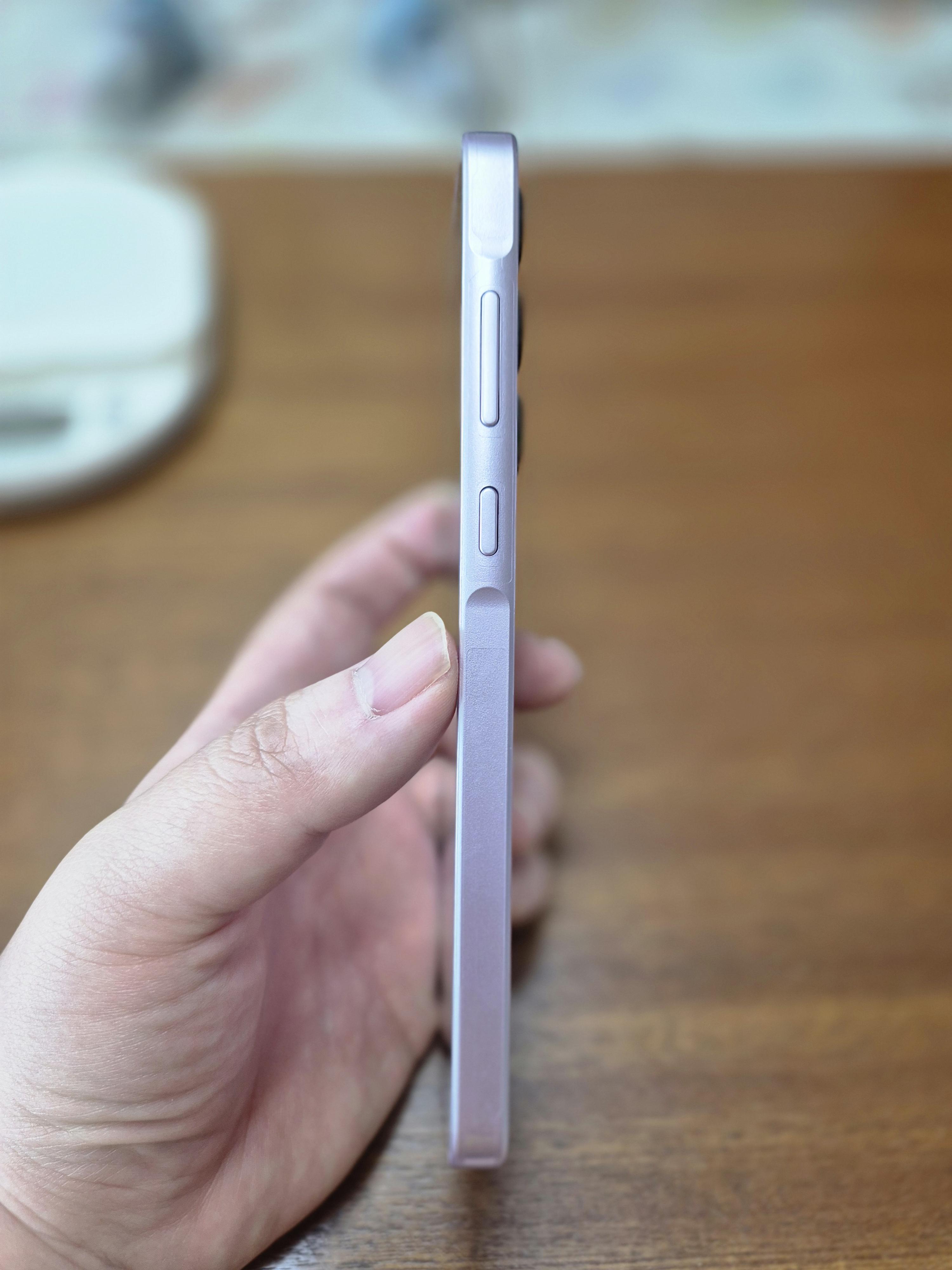 갤럭시 A35에 들어간 사이드 키 아일랜드