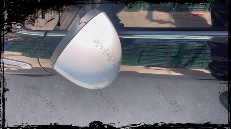 미니 쿠퍼 F56 사이드미러 도어에 닿는 고장