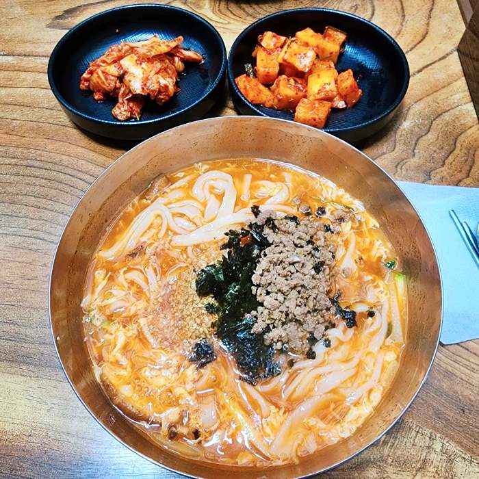 김창옥 전참시 윤두준 줄서는 칼국수집 장칼국수 강릉 맛집